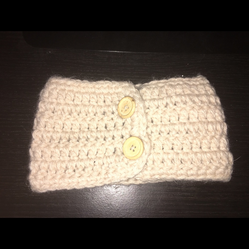 Knitted crossover headband